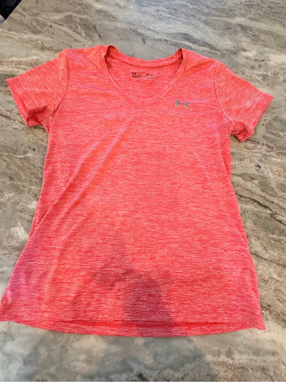 Under Armour HeatGear Medium Coral Pink V Neck Athletic Running Workout Tee
